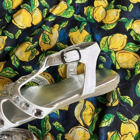 Brand New Kenneth Cole Reaction White Ankle Strap Sandals Beaded Sparkly Gems - Picture 8 of 15
